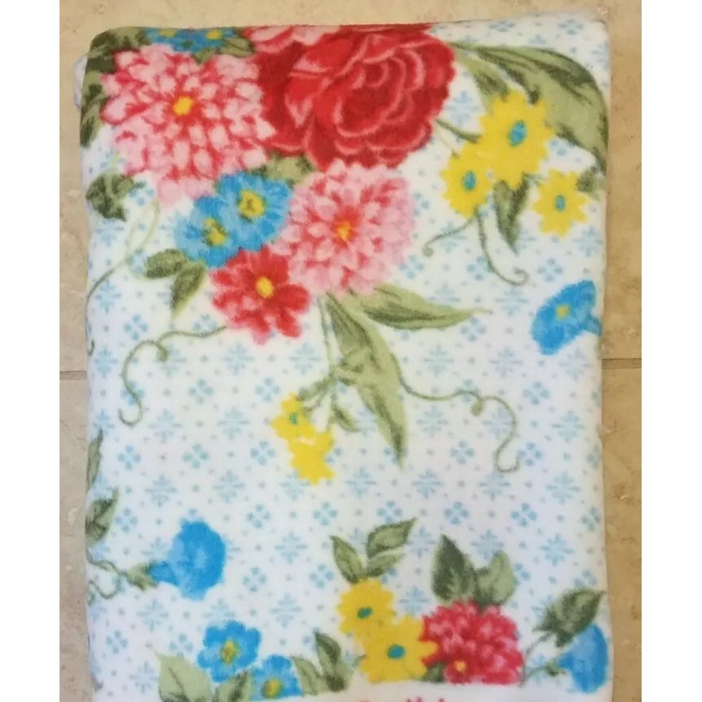 The Pioneer Woman Sweet Rose Floral Fleece Fabric‎ 2 yards for Blanket Throw NEW